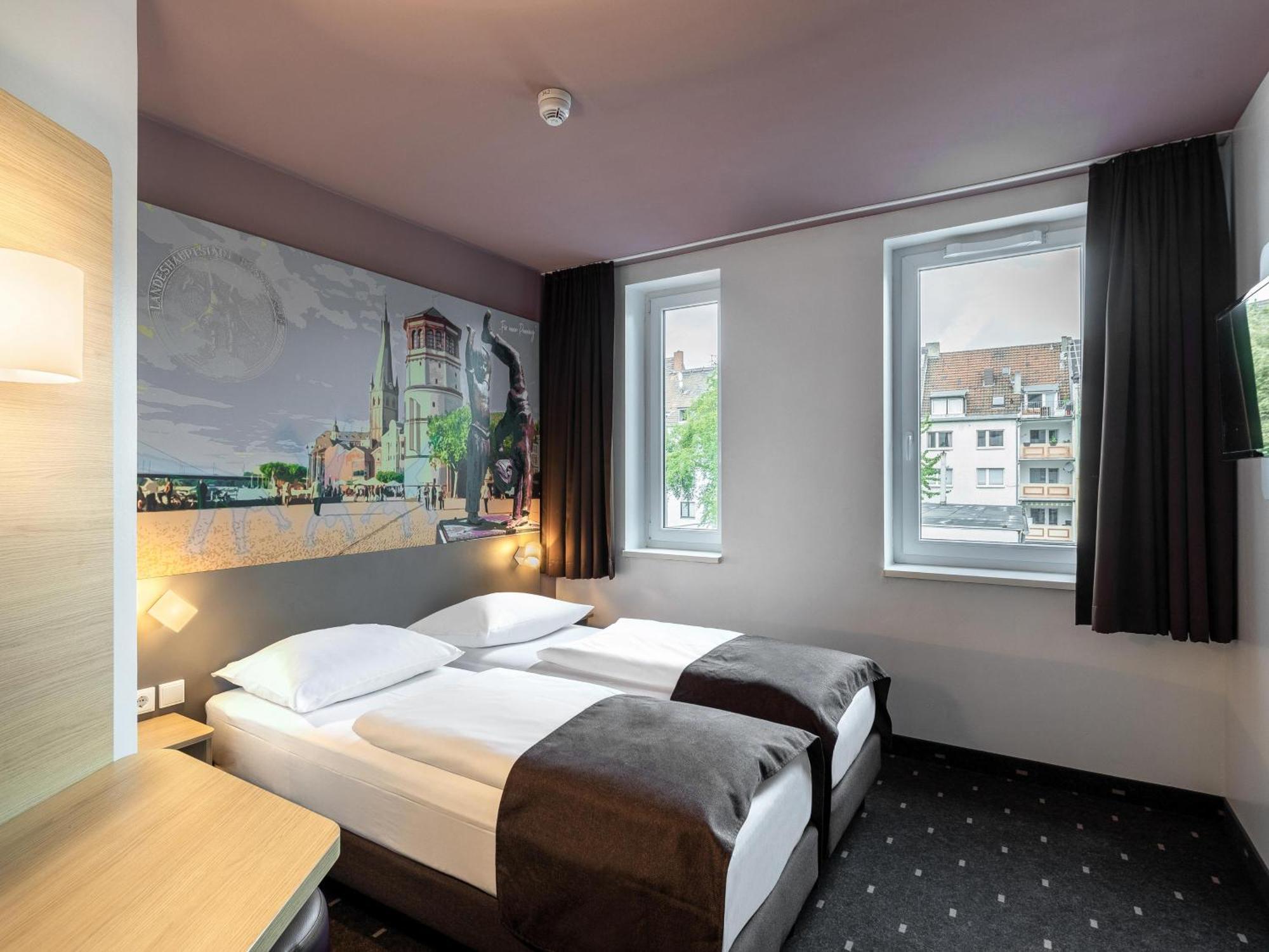 B&B Hotel Duesseldorf-Mitte Bagian luar foto