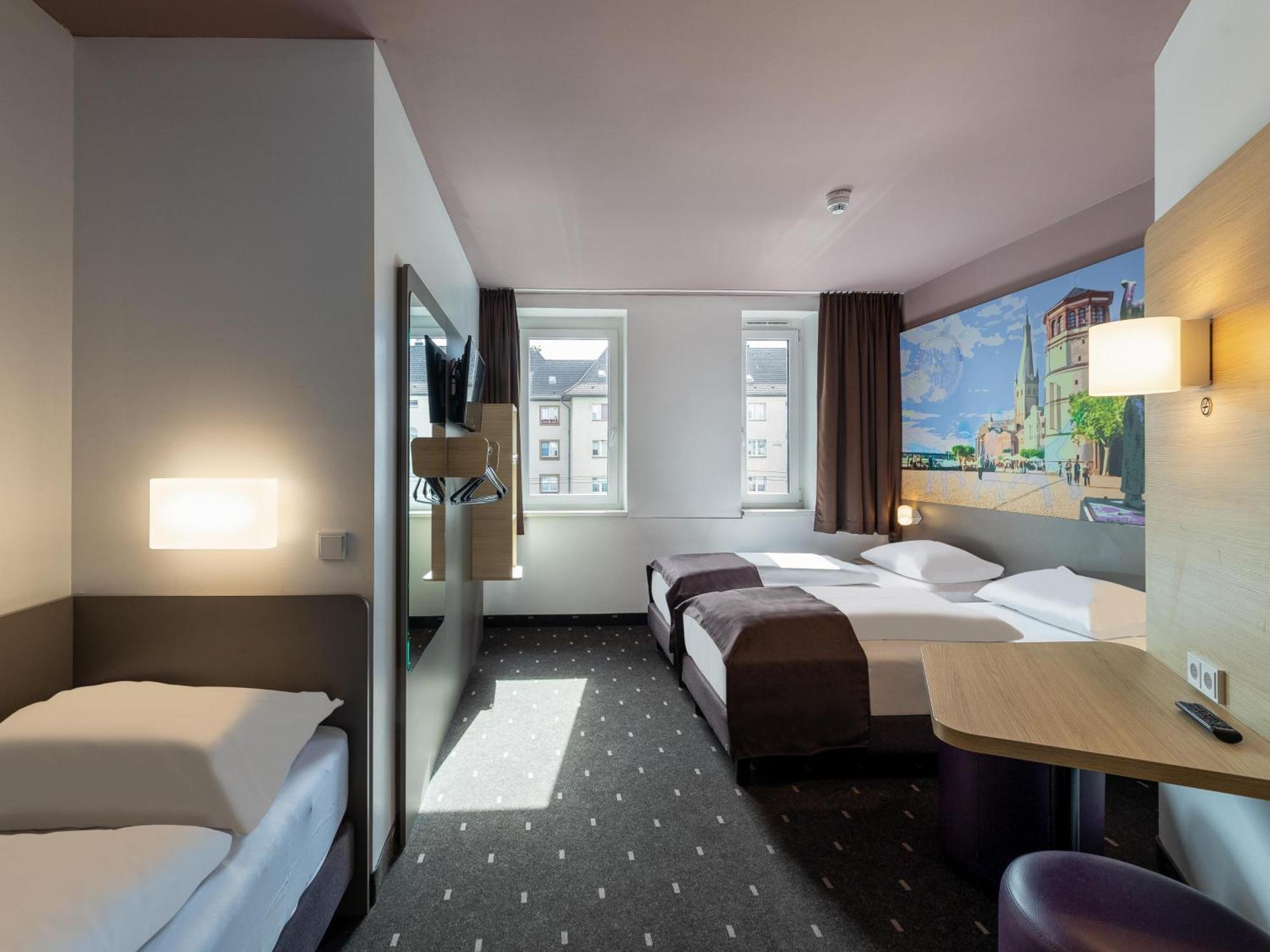 B&B Hotel Duesseldorf-Mitte Bagian luar foto