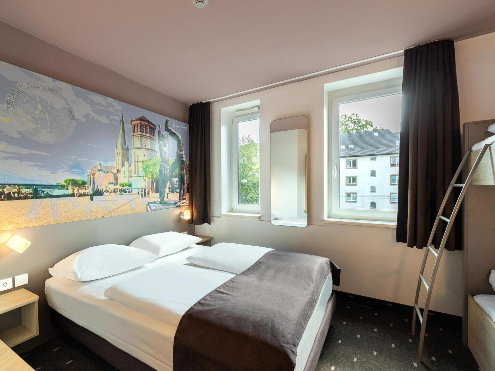 B&B Hotel Duesseldorf-Mitte Bagian luar foto