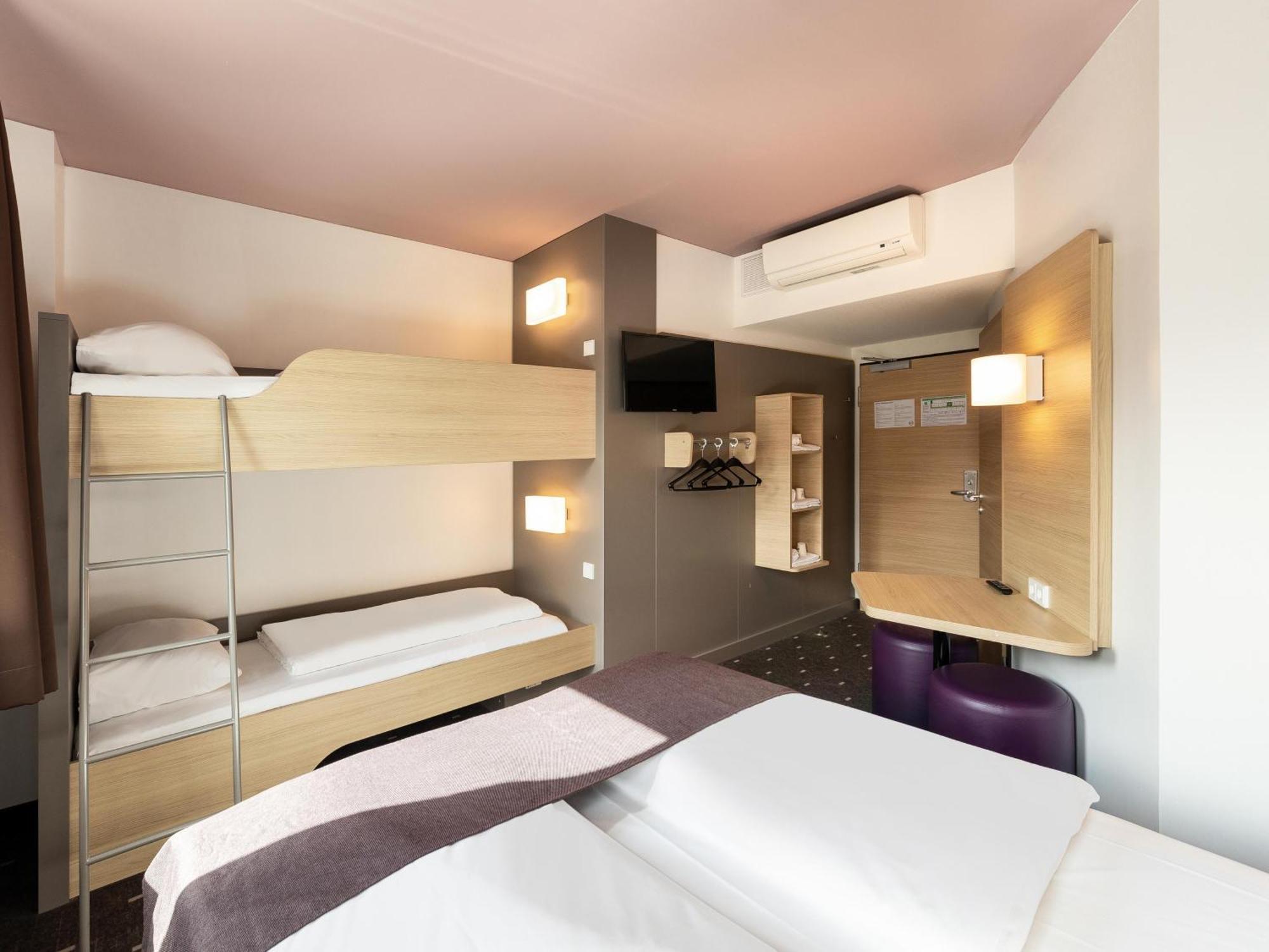 B&B Hotel Duesseldorf-Mitte Bagian luar foto