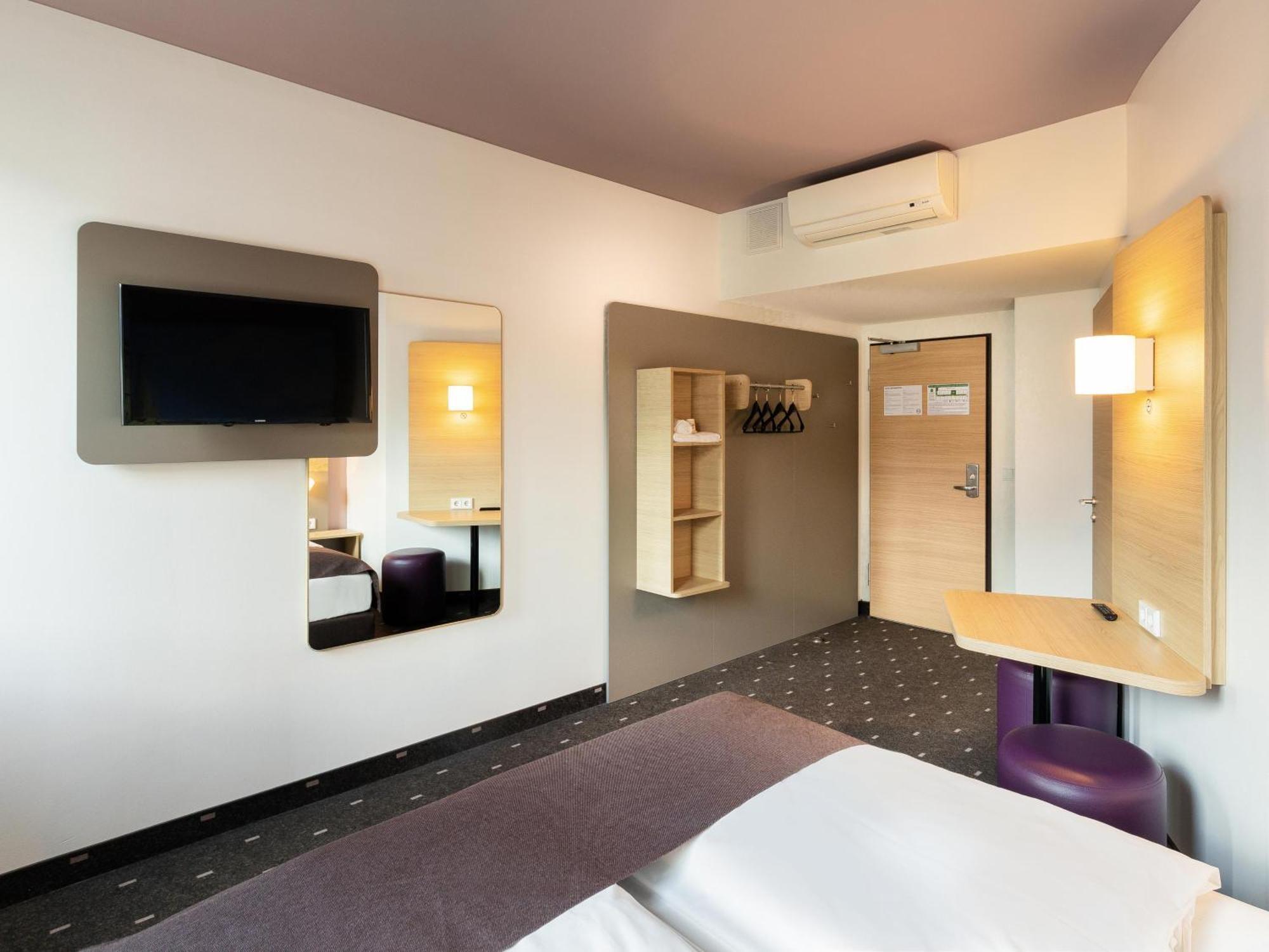 B&B Hotel Duesseldorf-Mitte Bagian luar foto