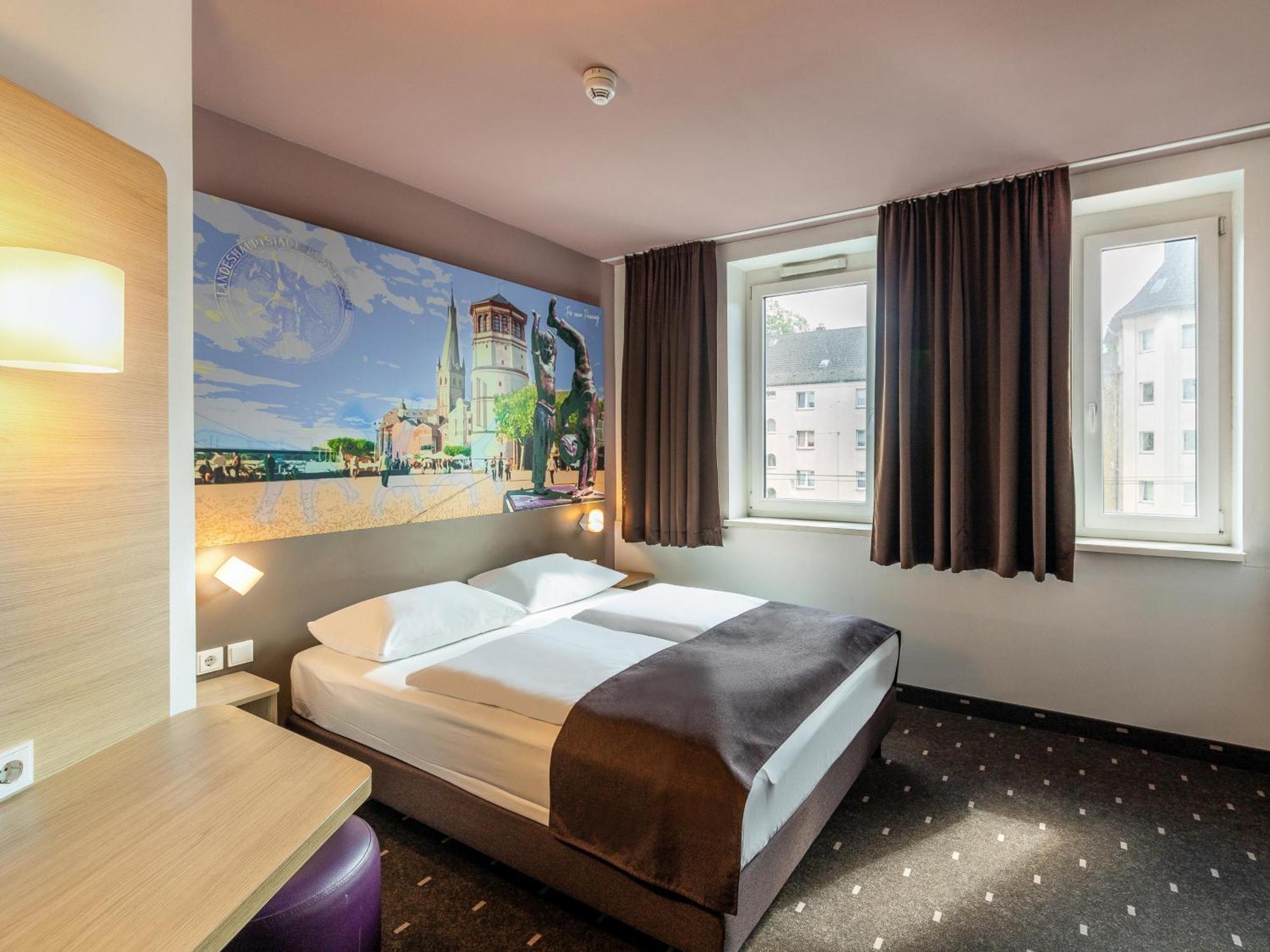 B&B Hotel Duesseldorf-Mitte Bagian luar foto