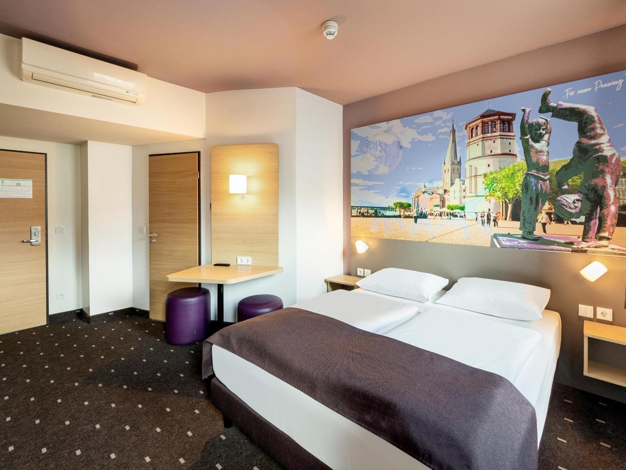 B&B Hotel Duesseldorf-Mitte Bagian luar foto
