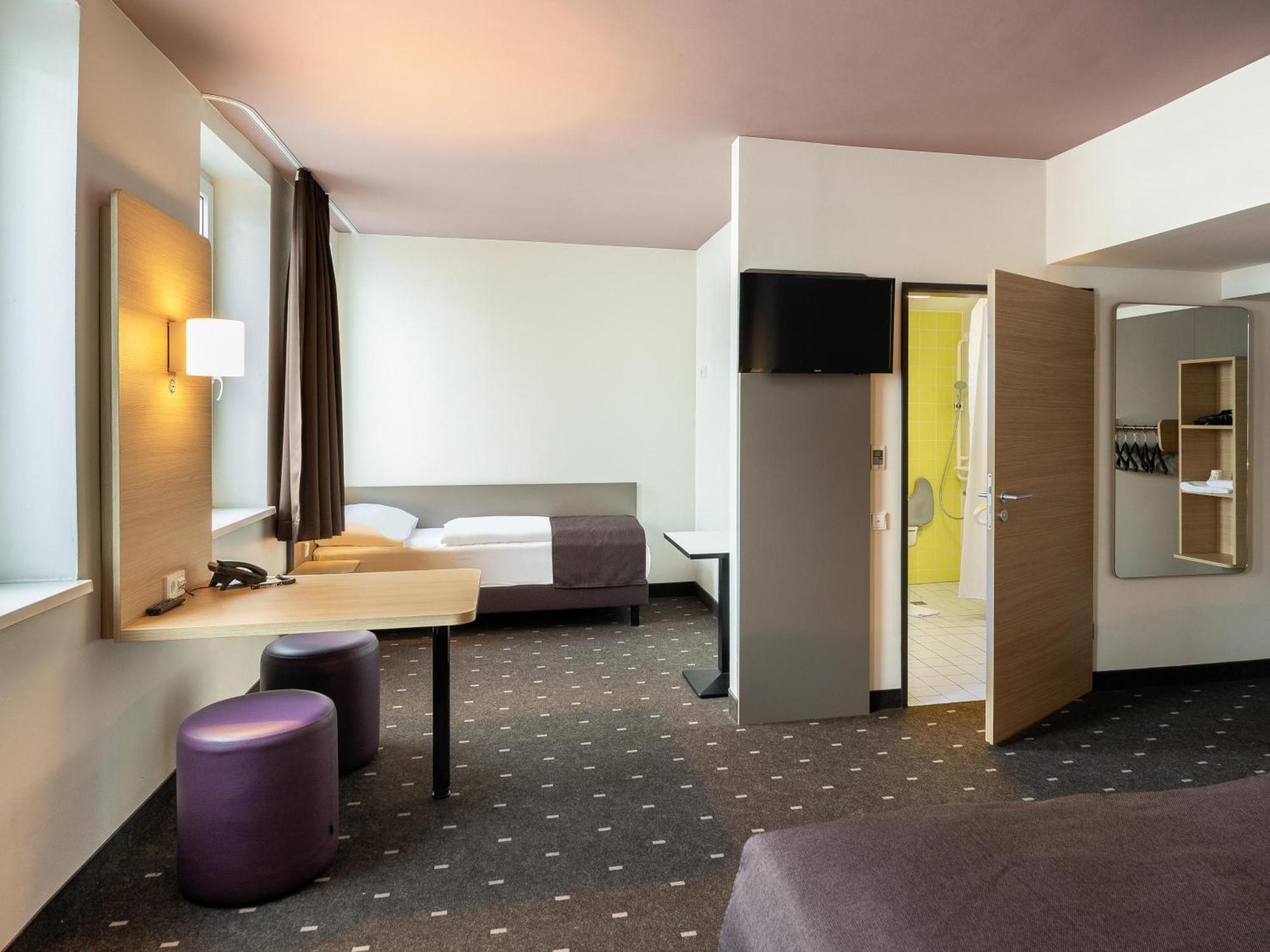 B&B Hotel Duesseldorf-Mitte Bagian luar foto