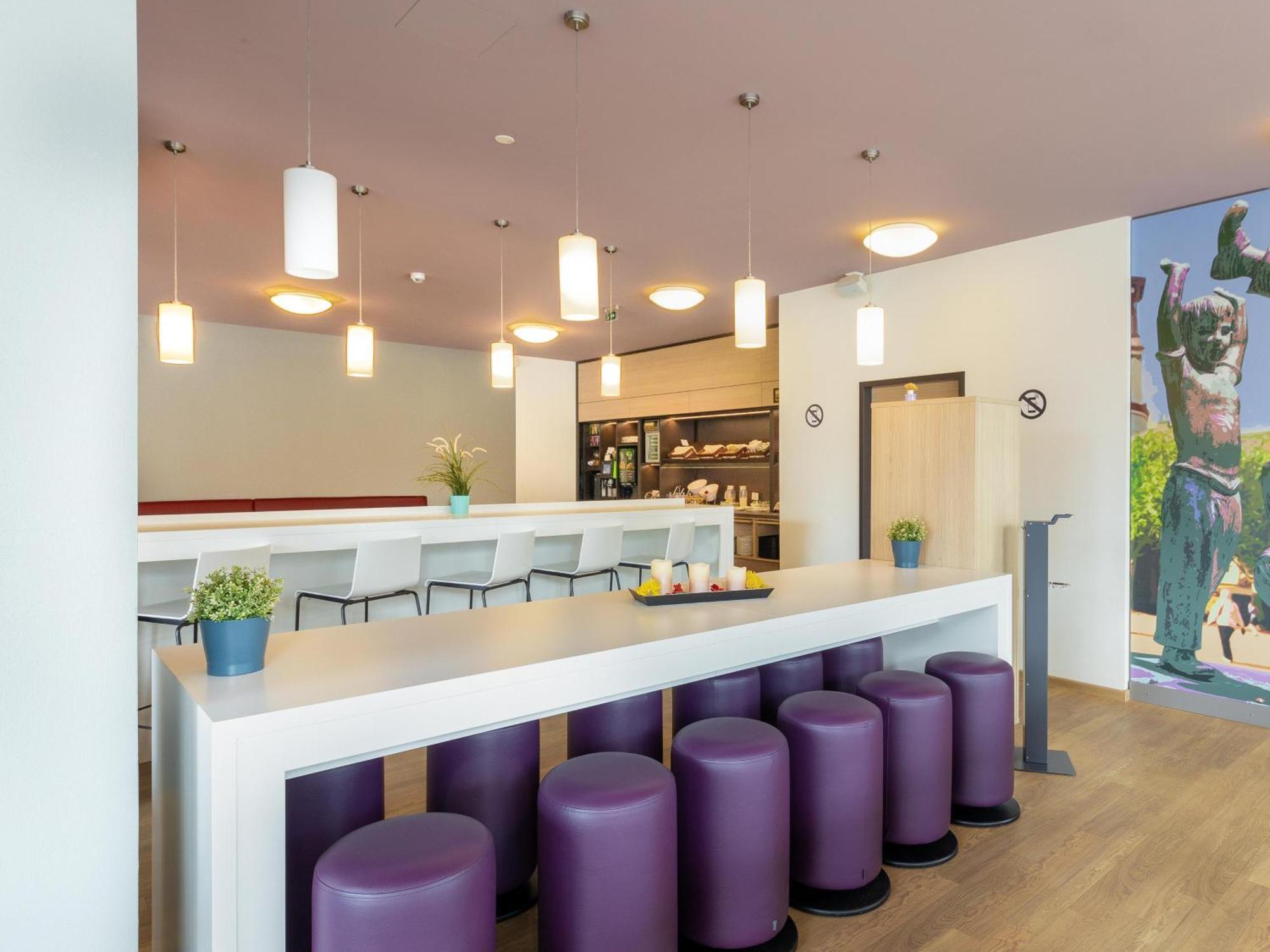 B&B Hotel Duesseldorf-Mitte Bagian luar foto